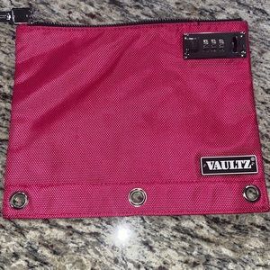 Vaultz security bag